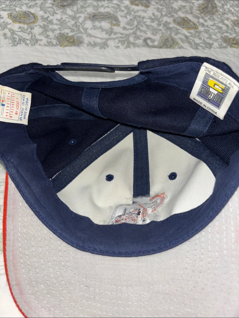Set of two 1 Detroit Tigers adults baseball caps logo 7 . NFL Detroit Lions.
